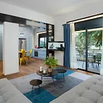 Loftstyle Beach In Gordon By Holyguest